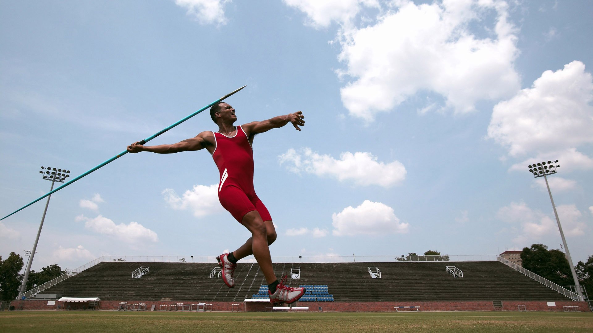 综合格斗赛场焦点！荷兰队对阵澳大利亚队，激战正酣，豪门对决再度上演
